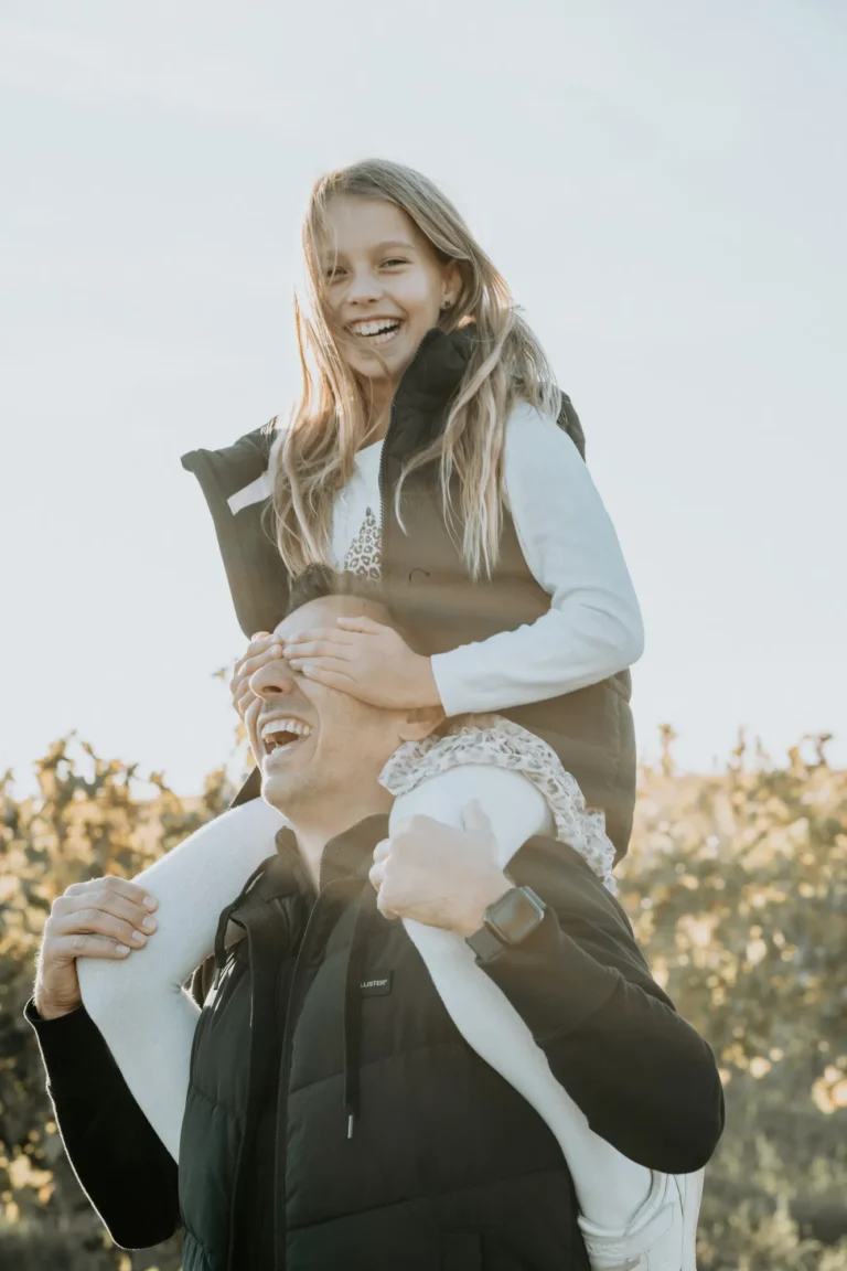 Familienfotoshooting_in_der_Golden_Hour_philipp_allmaier_fotografie_philippallmaier_fotografie_067_20241020_ergebnis